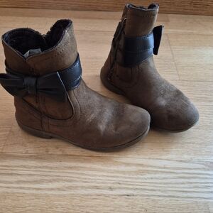 UGG Brown Boots with Black Bow Accent